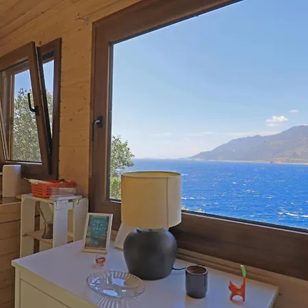 Aparthotel Muhtesem Deniz Manzarali Agac Ev *