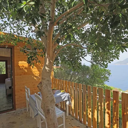 Muhtesem Deniz Manzarali Agac Ev Aparthotel *